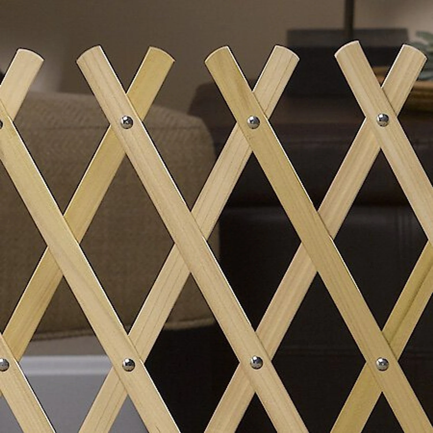 GMI Keepsafe Wooden Expanding Pet Gate 5 GMI Keepsafe Wooden Expanding Pet Gate - Image 3