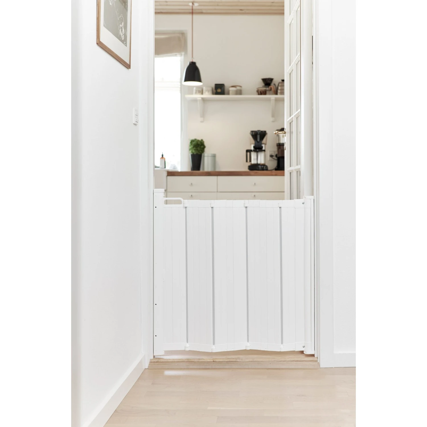 Scandinavian Pet Retractable Dog Gate 4 Scandinavian Pet Retractable Dog Gate - Image 2