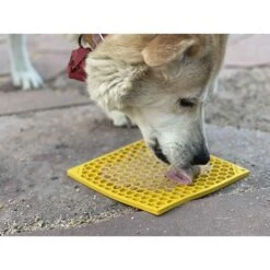 SodaPup Emat Honeycomb Dog Lick Mat 18 SodaPup Emat Honeycomb Dog Lick Mat -Pet Dog Supply Store 346975 PT7. AC SS1800 V1638316029