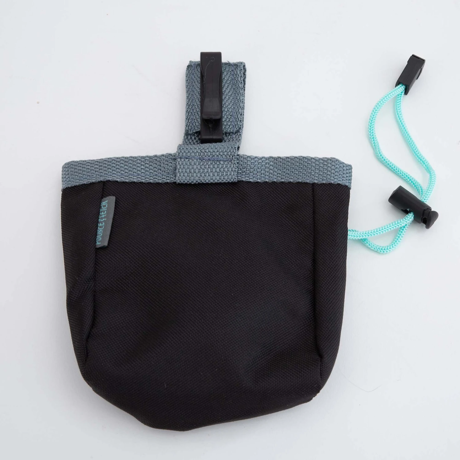 Pounce + Fetch Cat & Dog Training Treats Pouch, Black 6 Pounce + Fetch Cat & Dog Training Treats Pouch, Black - Image 4