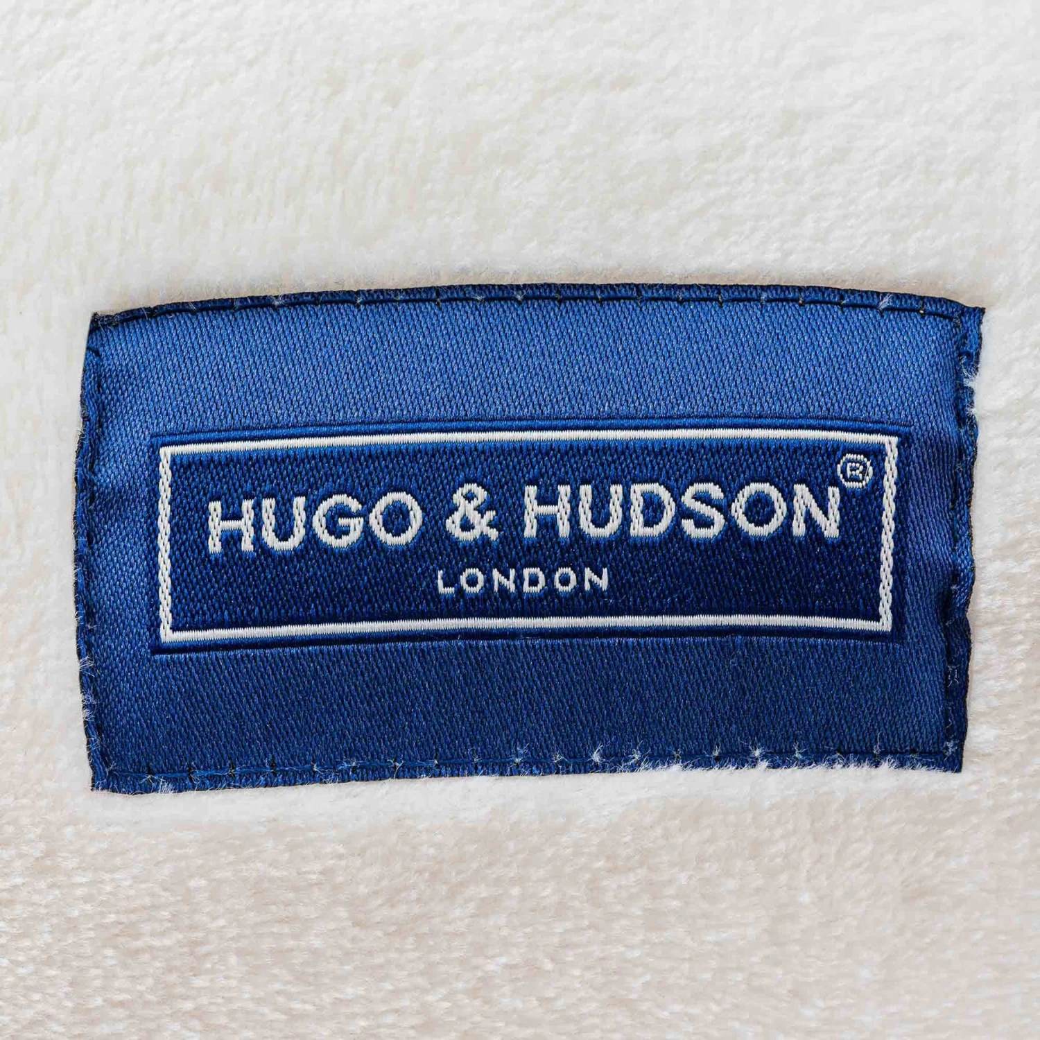 HUGO & HUDSON Donut Dog Bed 5 HUGO & HUDSON Donut Dog Bed - Image 3