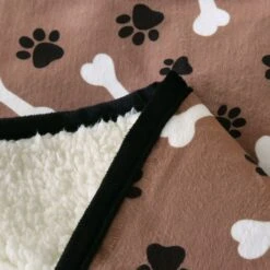 HappyCare Textiles Advanced Pets Waterproof Cat & Dog Blanket, 50x60-in -Pet Dog Supply Store 715854 PT6. AC SS1800 V1669658437